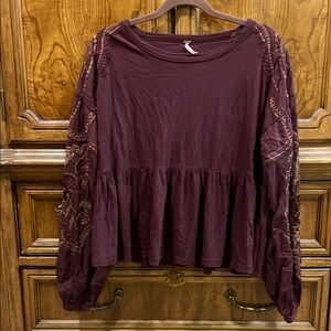 Women's Burgundy Top